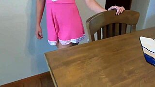 cheerleading stepdaughter gets fucked by stepdaddy