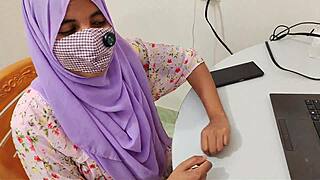 muslim hijab girl fucked by boss in office for promotion!