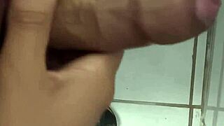 corninho se masturbando