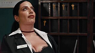 Phat booty bbw gets bbc stretch from trainer