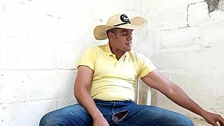 YURI GAUCHO AGROBOY SUPER DOTADO ESGUICHANDO PORRA