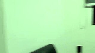 vecina gritona se queja fuerte