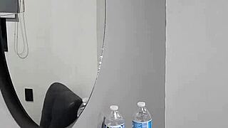 vecina gritona se queja fuerte
