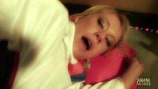Blonde milf and brunette friend start hardcore orgy