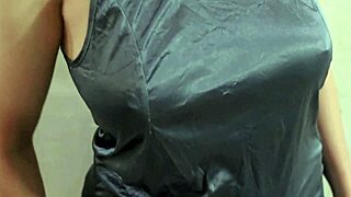 Bokep indonesia terbaru kebelet ngentot di tembok juga di gas sexy satin dress