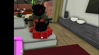 puta diabla recibe enorme vergon de un negro dotado sobre un sofa