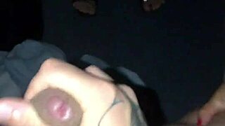 Olha seu corno como essa rola e maior que a sua