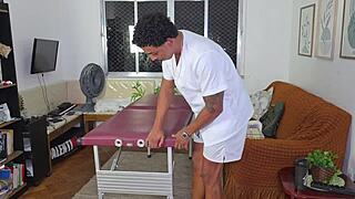 fui contratado pra faser essa casada a relaxar bem gostoso mas nao foi so massagem que ela quis completo no red