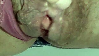 Buco pelossissimo pisciato di una moglie troia