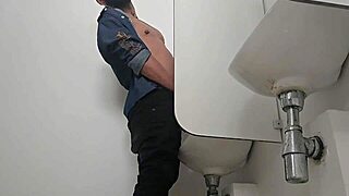 batendo uma no banho after costume play