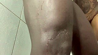 أحلى من سريع في الحمام مع سوداء؟