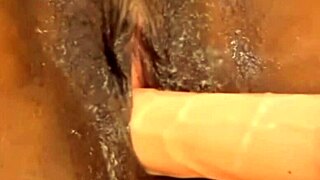 Irmã da namorada de quatro pra anal com pau preto grande