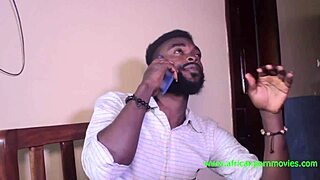 Το φαντασιακό τρίο ξεδιπλώνεται για τον επιχειρηματία στο γραφείο. Μαύρη νεαρή 18+ παίρνει τεράστιο μαλάκα χωρίς προφυλακτικό.