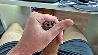 यूएसए से बाइसेक्सुअल क्यूट ट्विंक हॉट सोलो होममेड एक्शन में। अंदाजा लगाओ क्या हुआ?