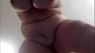 Wah, tetek besar isteri BBW dalam comp creampie tu tak masuk akal! 😍