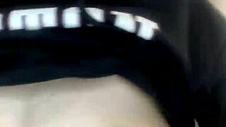 Две горячие русские девчонки показывают сочные сиськи на вебкамере