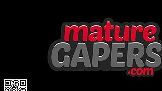 Blond Stará Baba Rozťahovaná Tvrdým Obrovským Kurcom