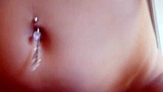 Amateur rijdt op pik en zuigt grote lul in POV. Wil je meer zien?