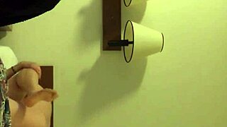 Jenny pettävä vaimo piilottaa ilkikurisen salaisuuden