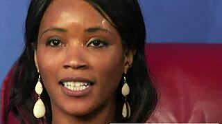 ब्रिटिश एबोनी मिल्फ इंटेंस सक्किंग के बाद फेशियल लेती है