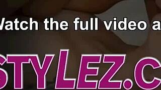 Büyük memeli tribbing milf lezbiyen her dokunuşu hissediyor