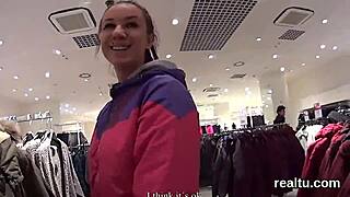 hvězdná česká mladá 18+ sváděná v supermarketu pro bušení z pohledu