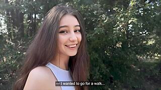 Kurva se ztratila a dostala tvrdě v divokém lese