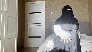 مؤخرة MILF العربية الكبيرة أدمنتني وهي ترشد يدي لرحلة مجنونة!