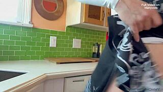 Мачеха трахает пасынка после школы, потом тайком с мужем