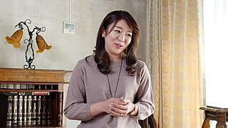 Første filming av søt japansk husmor Ayumi Hirose