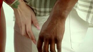 Blacked-dronning Kendra lengter etter stor svart kuk for tilfredsstillelse