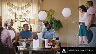 Casey Calvert lopott szexéből vad sógorok gangbang lesz