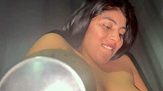 Uomo questa matrigna arrapata è super troia e ha bisogno di una scopata dura ora 😈