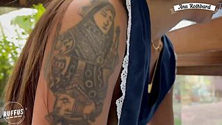 Zavela sam šefa divljim pokretima - Anarothbardreal