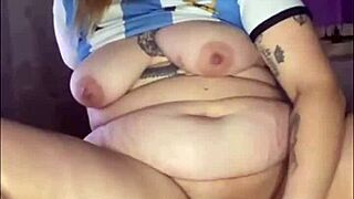 ¡Ey, esta zorra rubia se muere por un polvo duro!