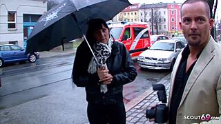 matura casalinga tedesca in leggings di pelle scopata a casting stradale