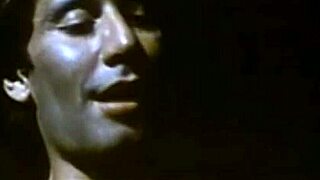 Vintage para porno odkrywa klasyczne podniecenie seksualne