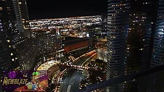 Ariel Love chupa e fode pau enorme na varanda