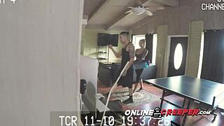 Karma dapat memeknya diregang oleh Bruno dalam yoga