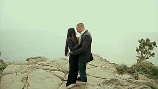 Sentindo selvagem com Suzie Q em cena de boquete asiático retrô