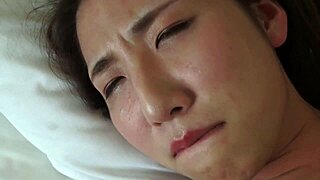 Moja słodka japońska pielęgniarka filmuje hotelową bzykankę ze mną