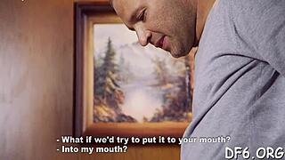 Tento dobre obdarovaný chlap dráždi panenskú ružovú piču svojej hanblivej priateľky zblízka.