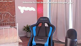 olen geekki nörtti upealla kropalla ja kermaisella suihkuvalla pillulla