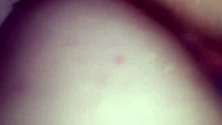 Me encanta mojarme con Kona en vibrador profundo y extremo de cerca