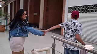 Tajni seks u šoping centru sa štreberskim dečkom Savannah Watson