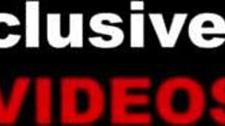 Blowjob kaosunu durdurmak için medyum çağırdık. Oda arkadaşlarının ırklararası şakaları çok yaramazlaştı!