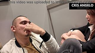 Apagon España Blackout fångar henne i hissen, slutar med att knulla gift granne Del 01