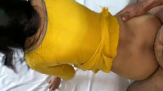 यो, यह इंडियन स्टेपमॉम को स्टेपसन द्वारा ड्रिल किया जा रहा है हिंदी ऑडियो के साथ!