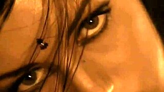 Моя болливудская девушка раздевается догола для эротичного дразнящего танца