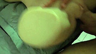 我的继兄操我的Tantaly娃娃，真希望是我